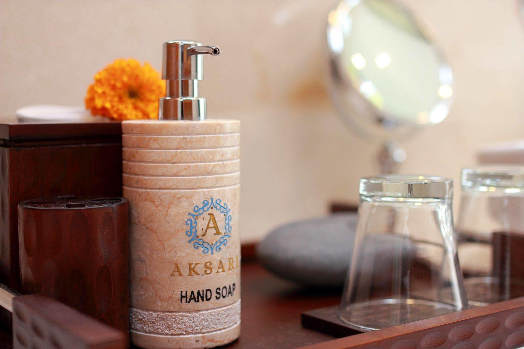 Aksari Villa Seminyak Exteriör bild